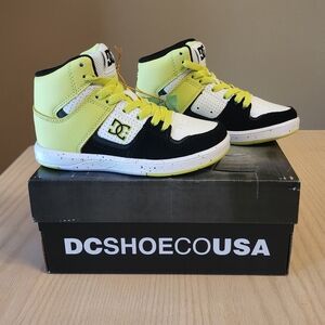 DC boy's size 12 high-top shoes